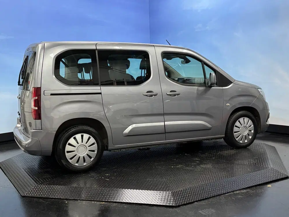 Opel Combo Life Turbo Edition uit 2019, foto 9