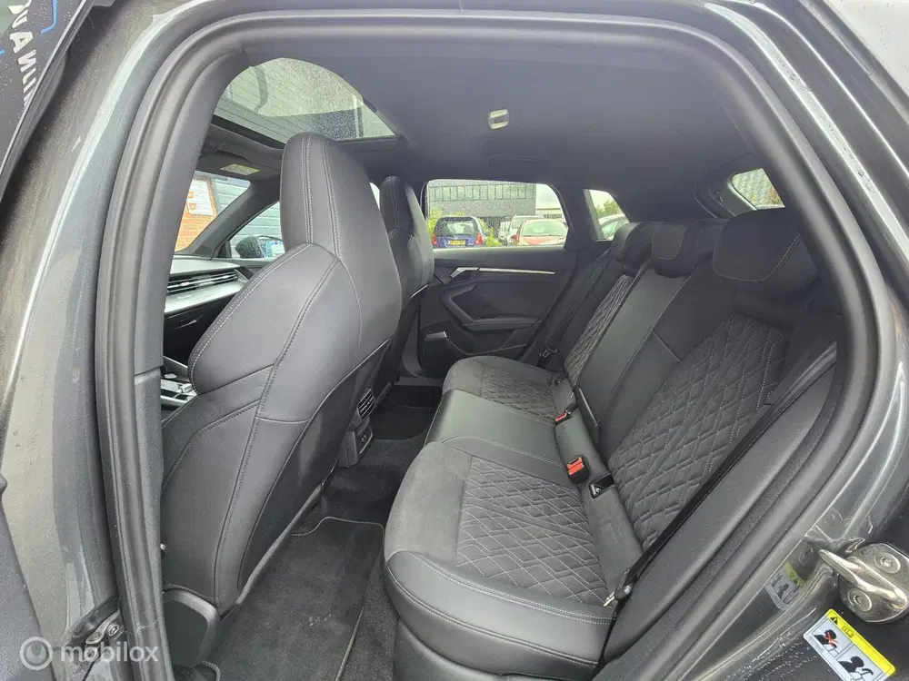 Audi A3 45 TFSI e S edition Competition BOMVOL uit 2022, foto 10