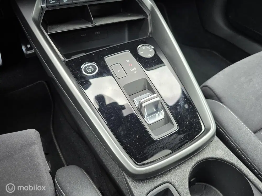 Audi A3 45 TFSI e S edition Competition BOMVOL uit 2022, foto 18