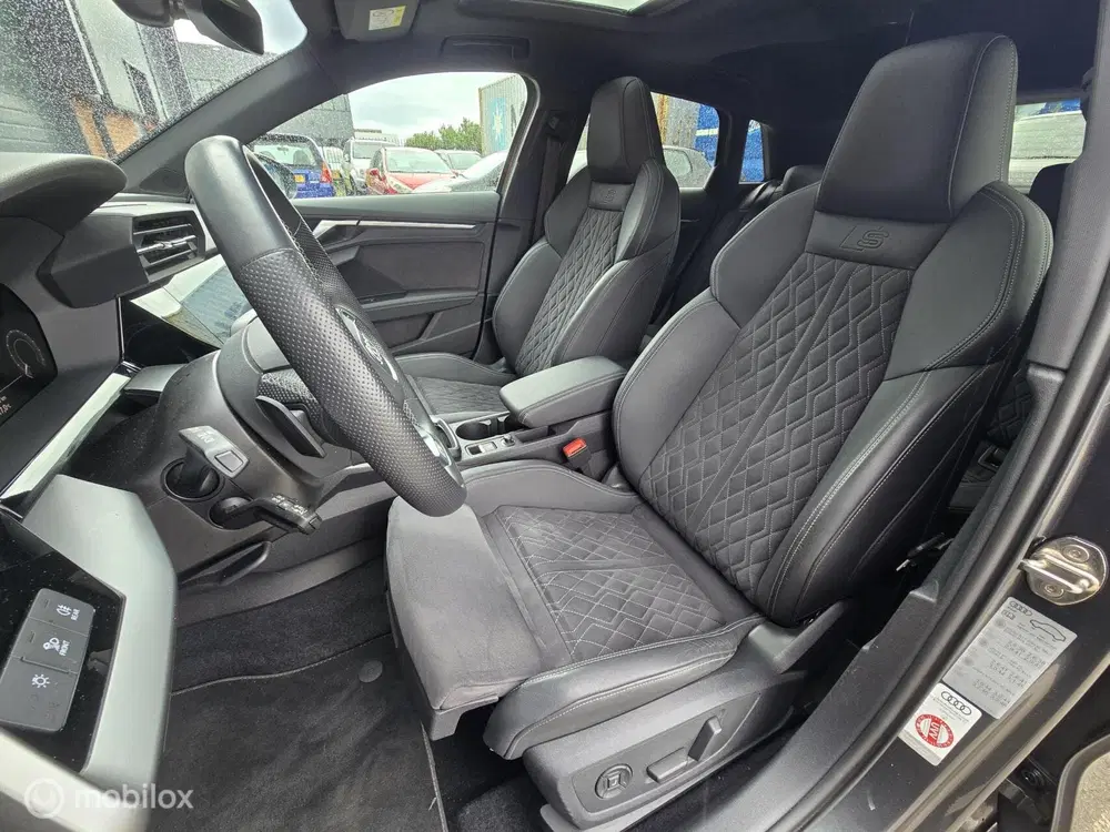 Audi A3 45 TFSI e S edition Competition BOMVOL uit 2022, foto 9