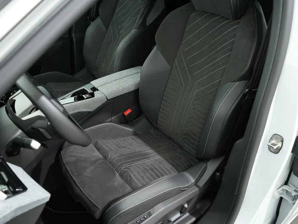 Peugeot 5008 1.2 HYBRID 145PK GT EXCLUSIVE 7P uit 2025, foto 4
