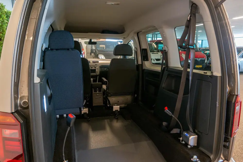 Volkswagen Caddy L1 Rolstoelauto Automaat 3+1 uit 2019, foto 5