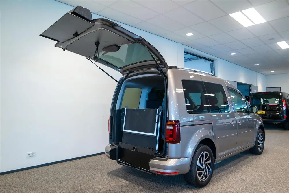Volkswagen Caddy L1 Rolstoelauto Automaat 3+1 uit 2019, foto 7