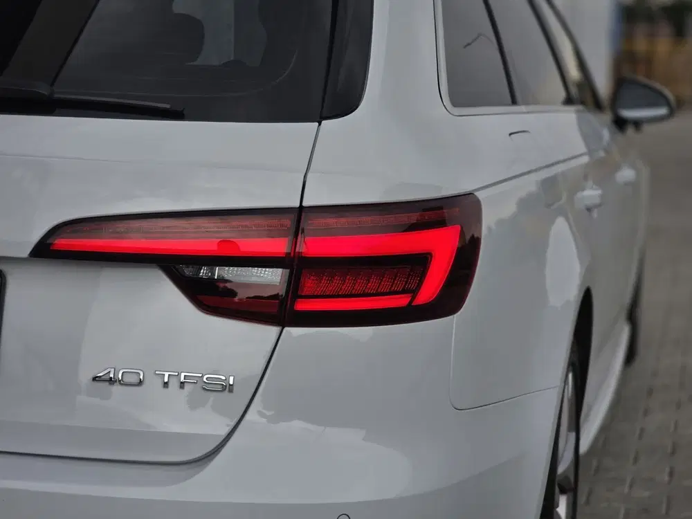 Audi A4 40 TFSI S line uit 2019, foto 14