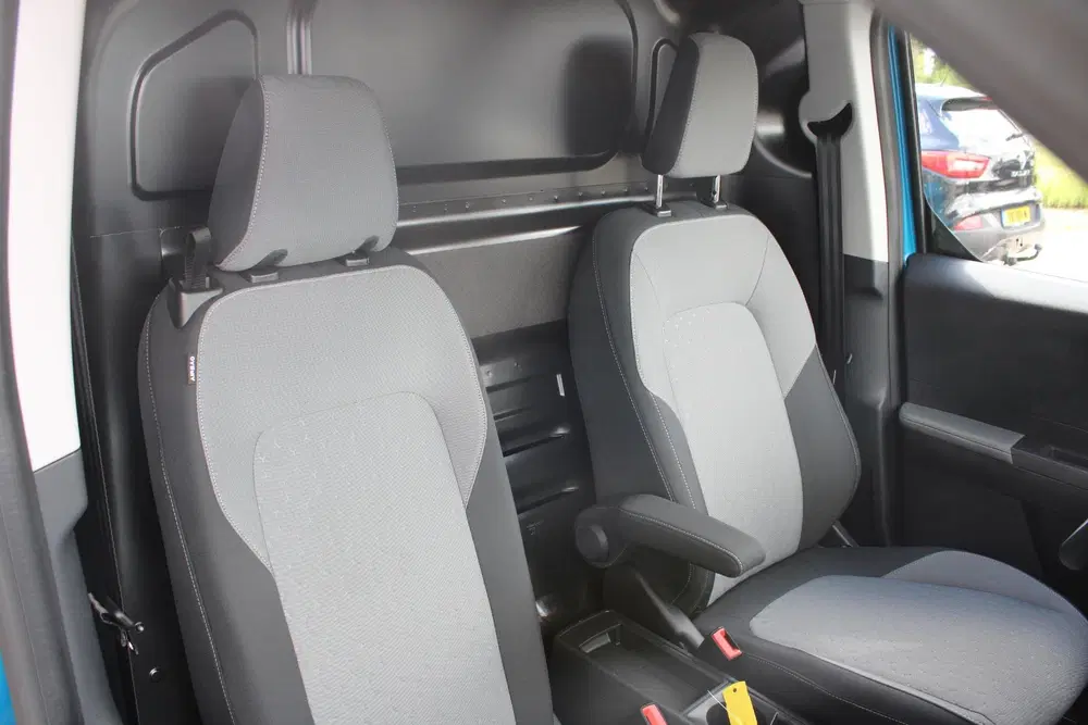Ford Transit Courier Limited 44 kWh uit 2025, foto 11