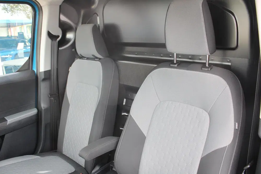 Ford Transit Courier Limited 44 kWh uit 2025, foto 9