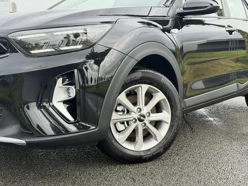 Kia Stonic DynamicLine 1.0 T-GDi MHEV uit 2025, foto 2