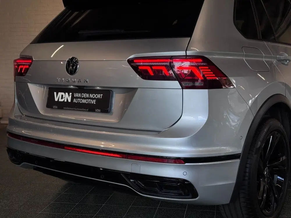 Volkswagen Tiguan 1.5 TSI R-Line Business Black Style Pano T uit 2023, foto 11