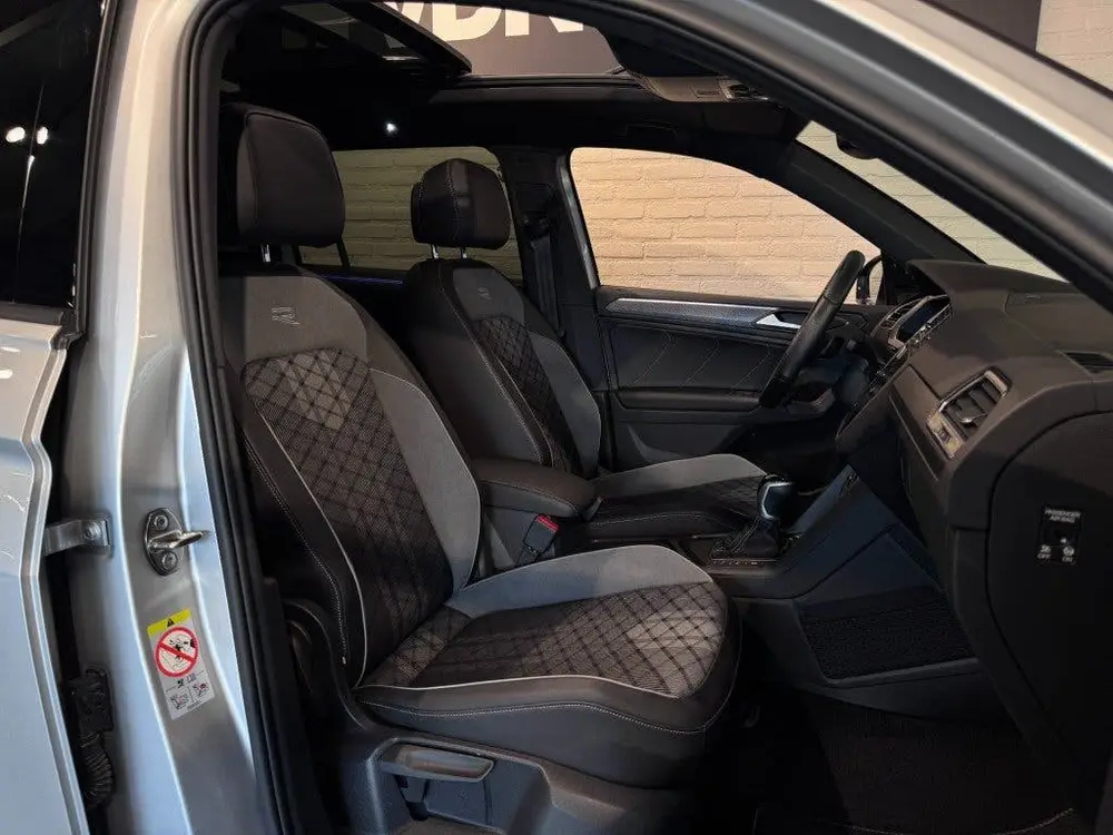 Volkswagen Tiguan 1.5 TSI R-Line Business Black Style Pano T uit 2023, foto 14