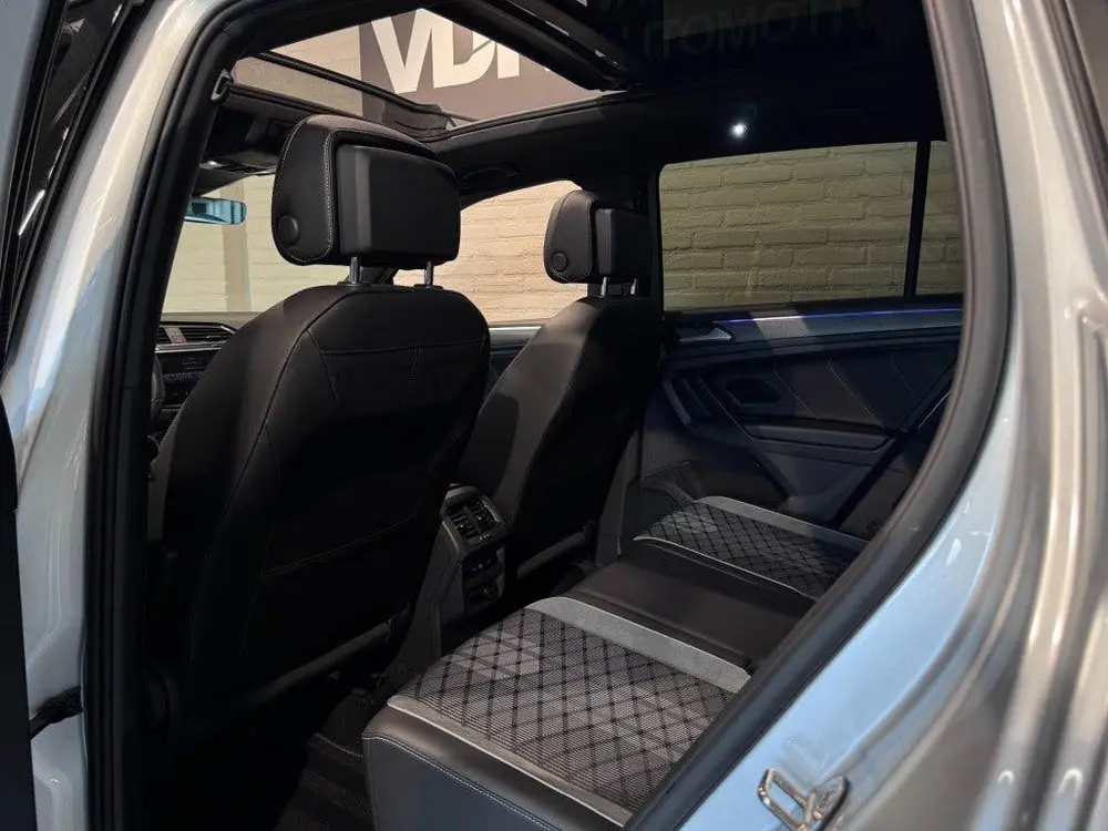 Volkswagen Tiguan 1.5 TSI R-Line Business Black Style Pano T uit 2023, foto 16