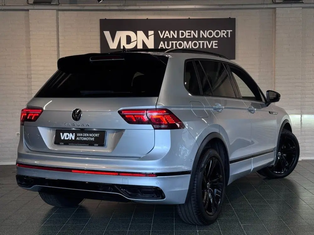 Volkswagen Tiguan 1.5 TSI R-Line Business Black Style Pano T uit 2023, foto 3