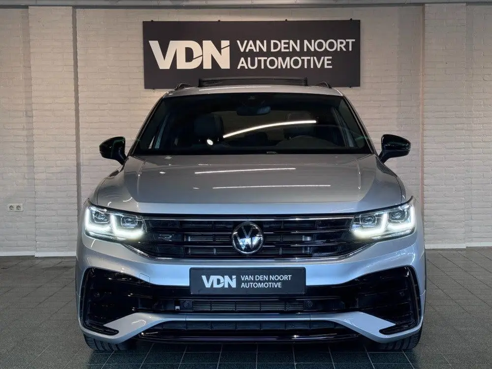 Volkswagen Tiguan 1.5 TSI R-Line Business Black Style Pano T uit 2023, foto 4