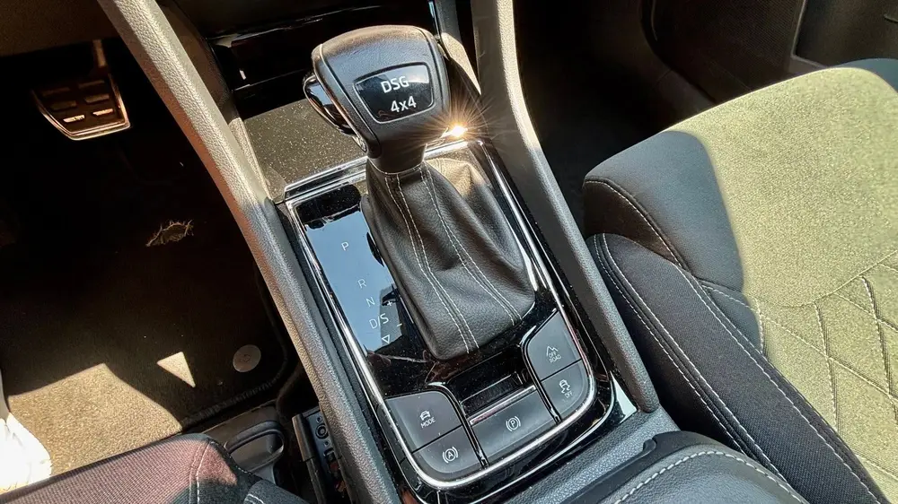 Skoda Karoq 2.0 TSI 4x4 Sportline 190pk DSG Pano uit 2019, foto 20