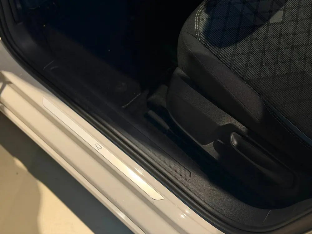 Volkswagen Taigo 1.0 TSI 3x R-Line |Pano|Virtual Cockpit|Car uit 2022, foto 17
