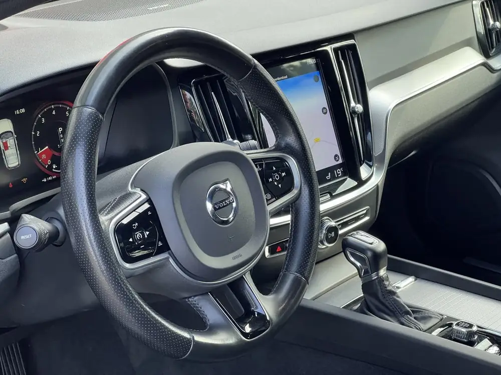 Volvo V60 2.0 T5 Inscription | Harman/Kardon | Trekhaak uitk uit 2019, foto 3
