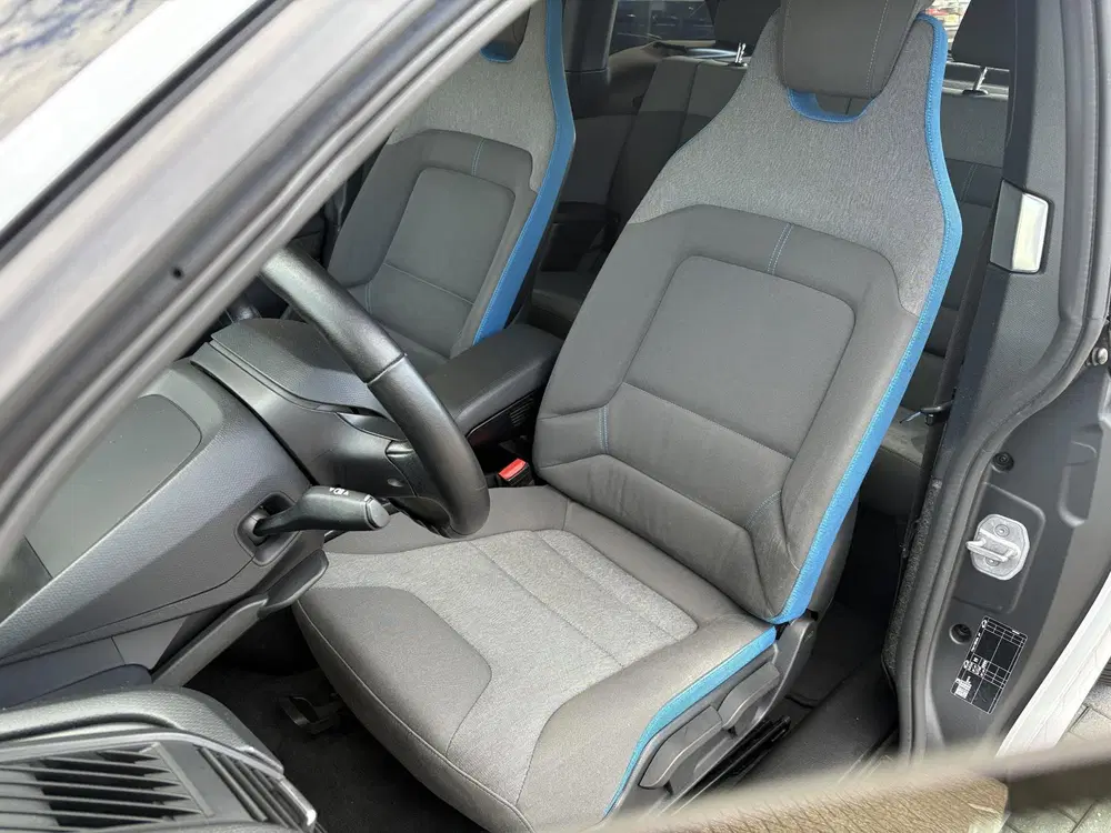 BMW i3 Basis 120Ah 42 kWh 170pk uit 2021, foto 12