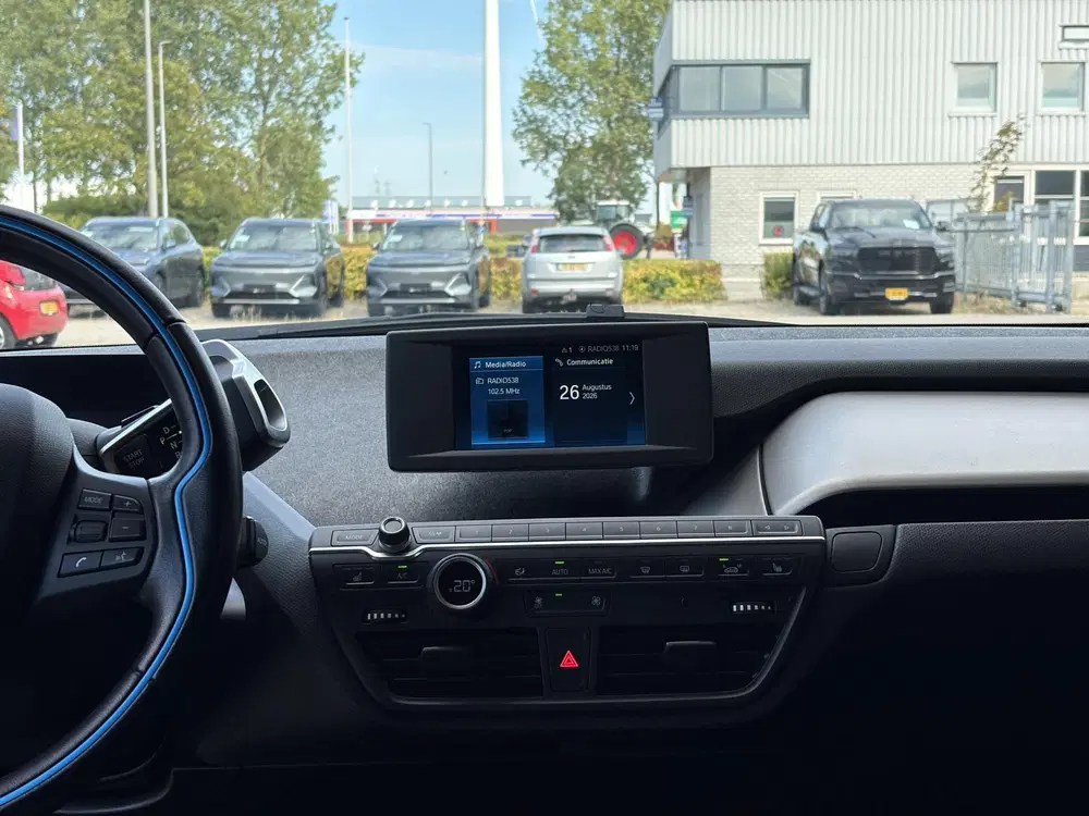 BMW i3 Basis 120Ah 42 kWh 170pk uit 2021, foto 16