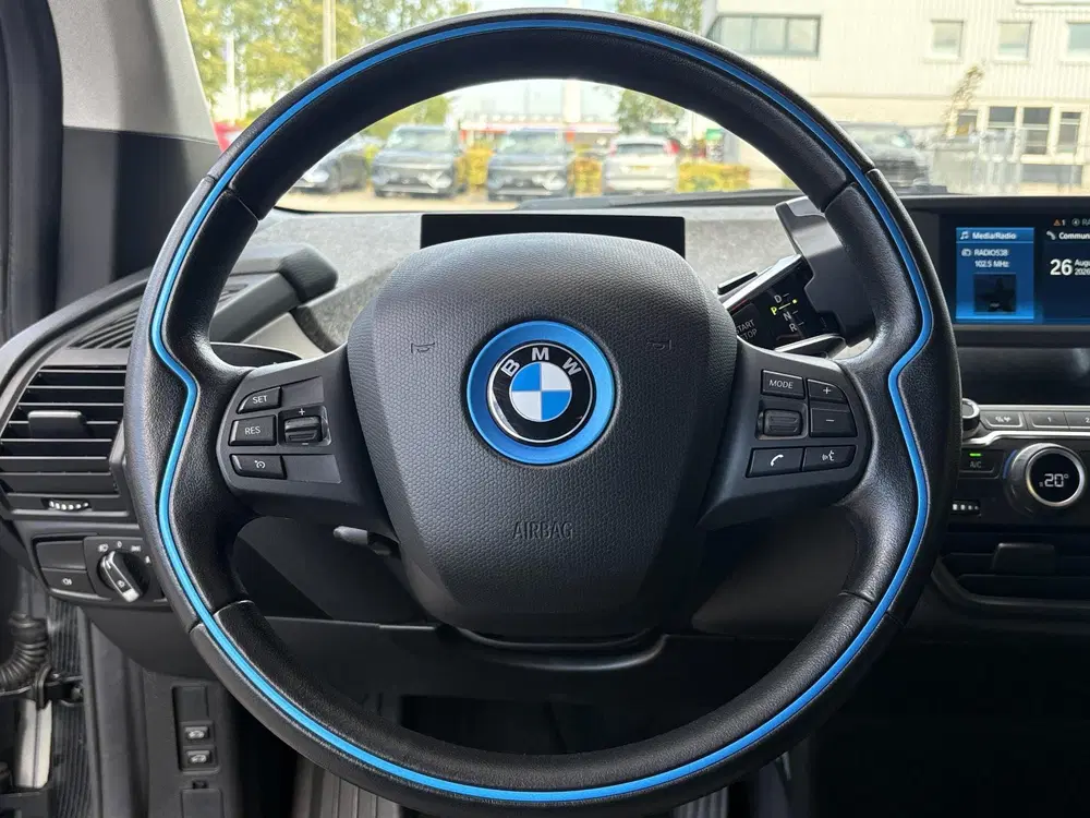 BMW i3 Basis 120Ah 42 kWh 170pk uit 2021, foto 17
