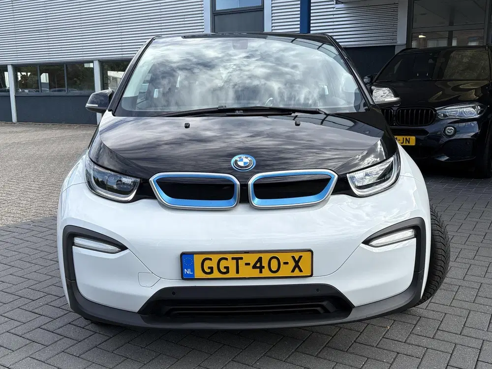 BMW i3 Basis 120Ah 42 kWh 170pk uit 2021, foto 2