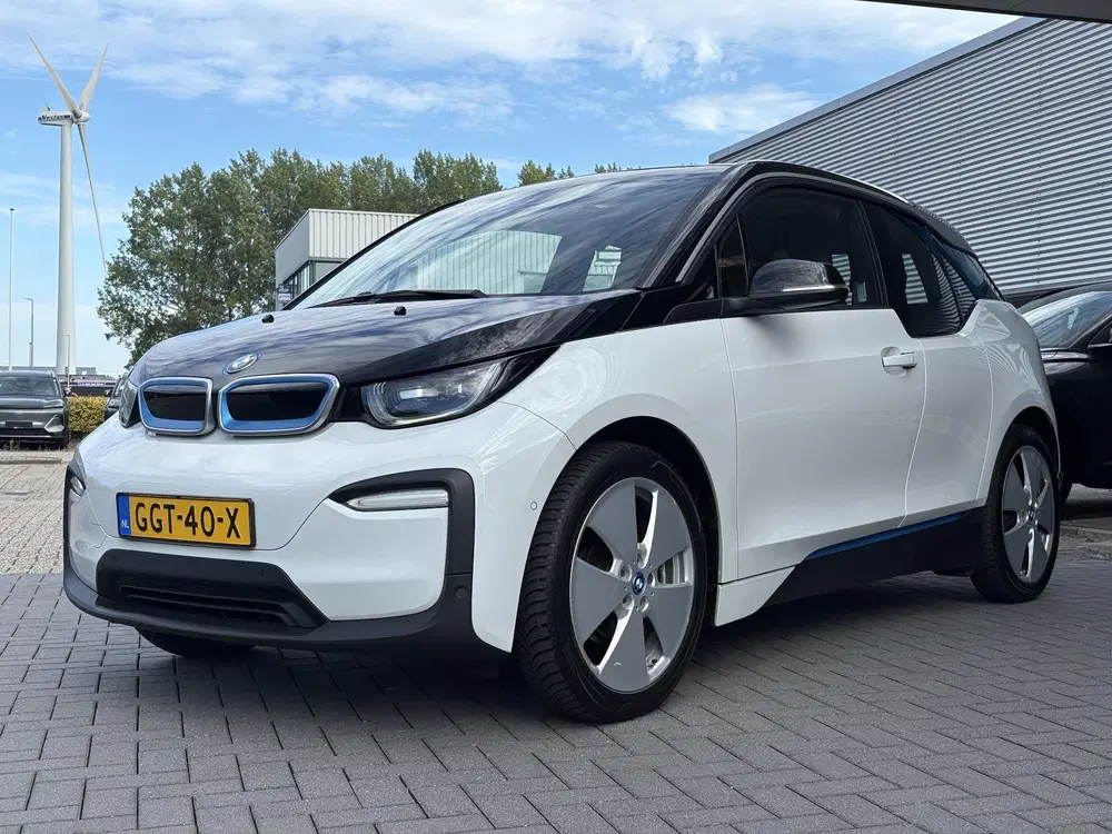 BMW i3 Basis 120Ah 42 kWh 170pk uit 2021, foto 3