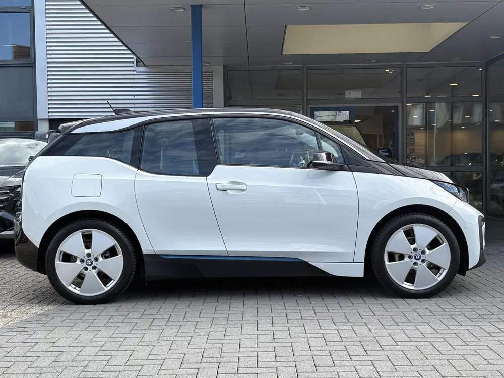 BMW i3 Basis 120Ah 42 kWh 170pk uit 2021, foto 4