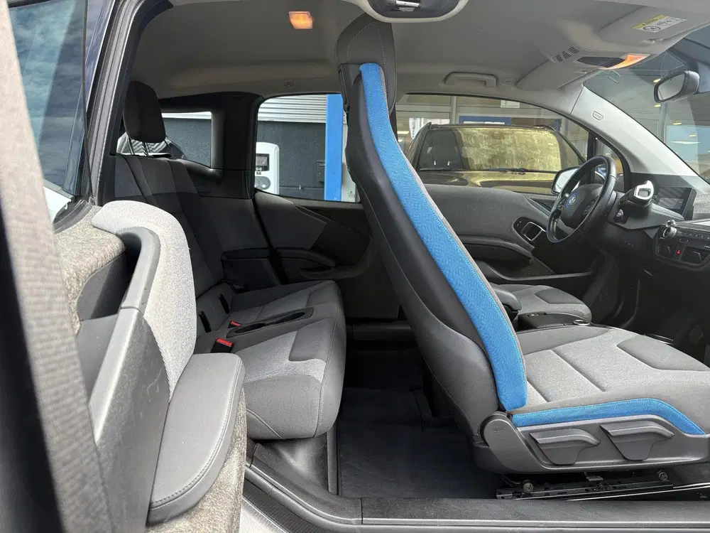 BMW i3 Basis 120Ah 42 kWh 170pk uit 2021, foto 6