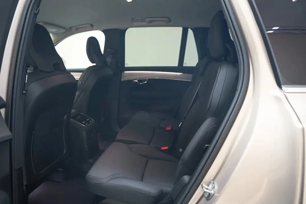 Volvo XC90 T8 Recharge Plug-In Hybrid AWD Core 7-Pers uit 2025, foto 14