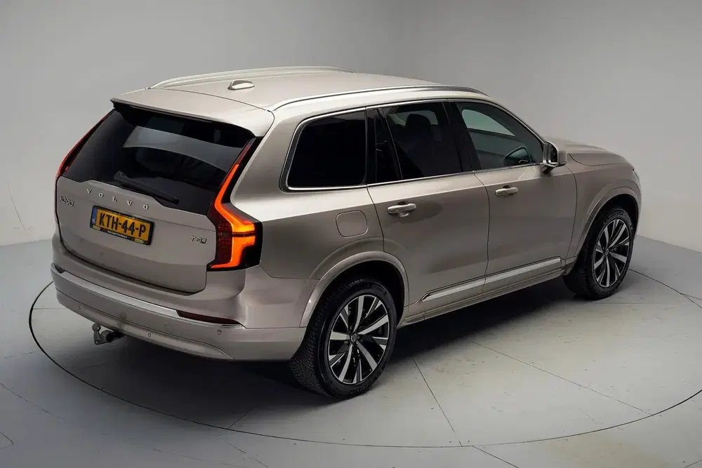Volvo XC90 T8 Recharge Plug-In Hybrid AWD Core 7-Pers uit 2025, foto 16