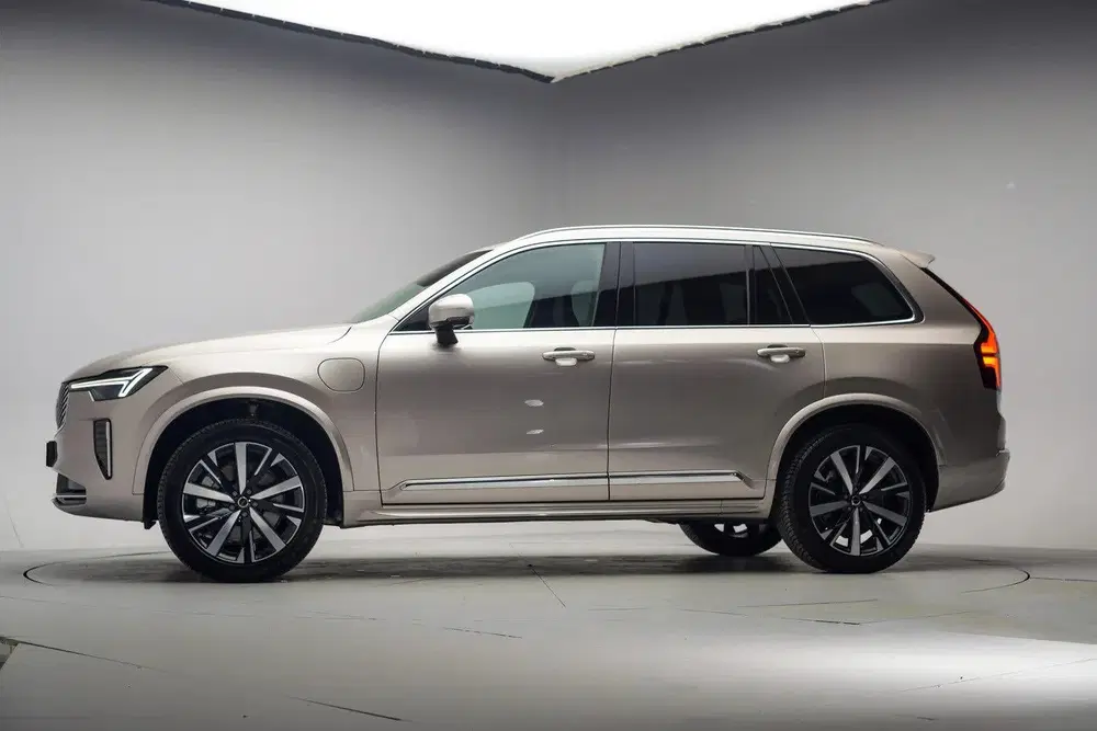 Volvo XC90 T8 Recharge Plug-In Hybrid AWD Core 7-Pers uit 2025, foto 2