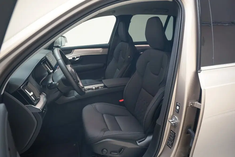 Volvo XC90 T8 Recharge Plug-In Hybrid AWD Core 7-Pers uit 2025, foto 9