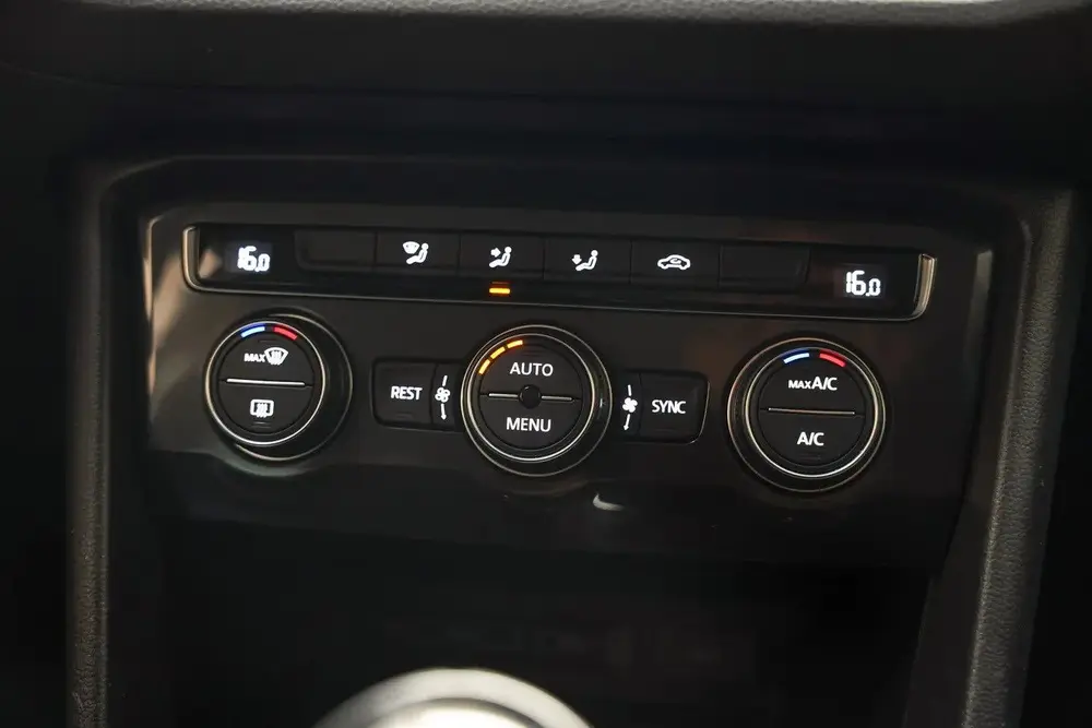 Volkswagen Tiguan 1.5 TSI Comfortline Business [ Apple carpl uit 2019, foto 8