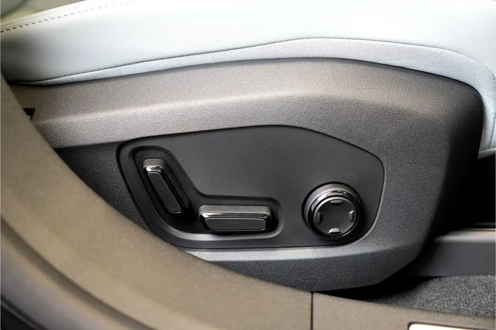 Polestar 4 Long Range Single motor 100 kWh Plus uit 2024, foto 11