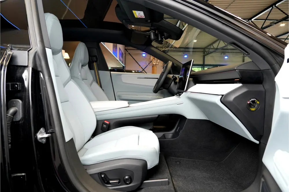 Polestar 4 Long Range Single motor 100 kWh Plus uit 2024, foto 4