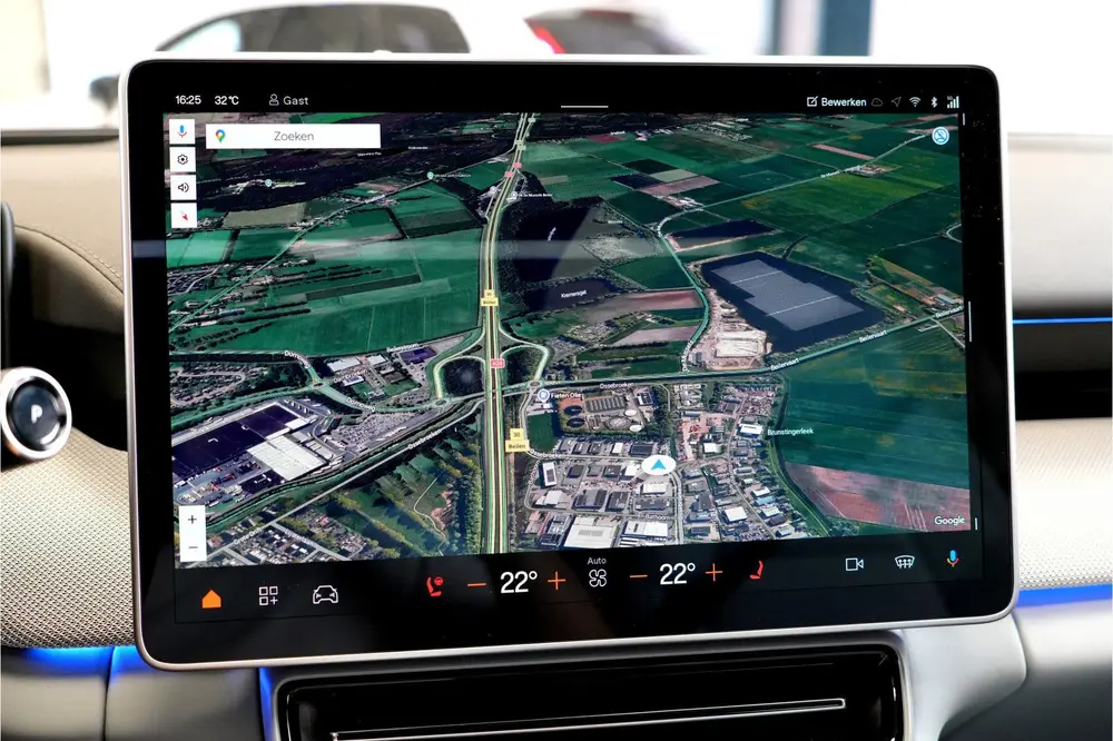 Polestar 4 Long Range Single motor 100 kWh Plus uit 2024, foto 6