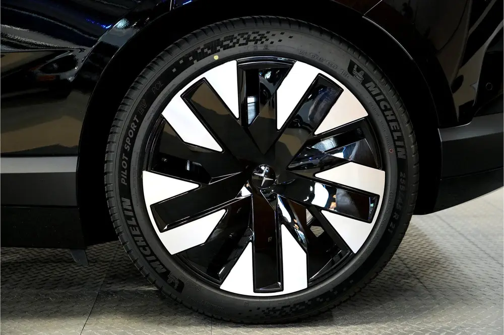 Polestar 4 Long Range Single motor 100 kWh Plus uit 2024, foto 9