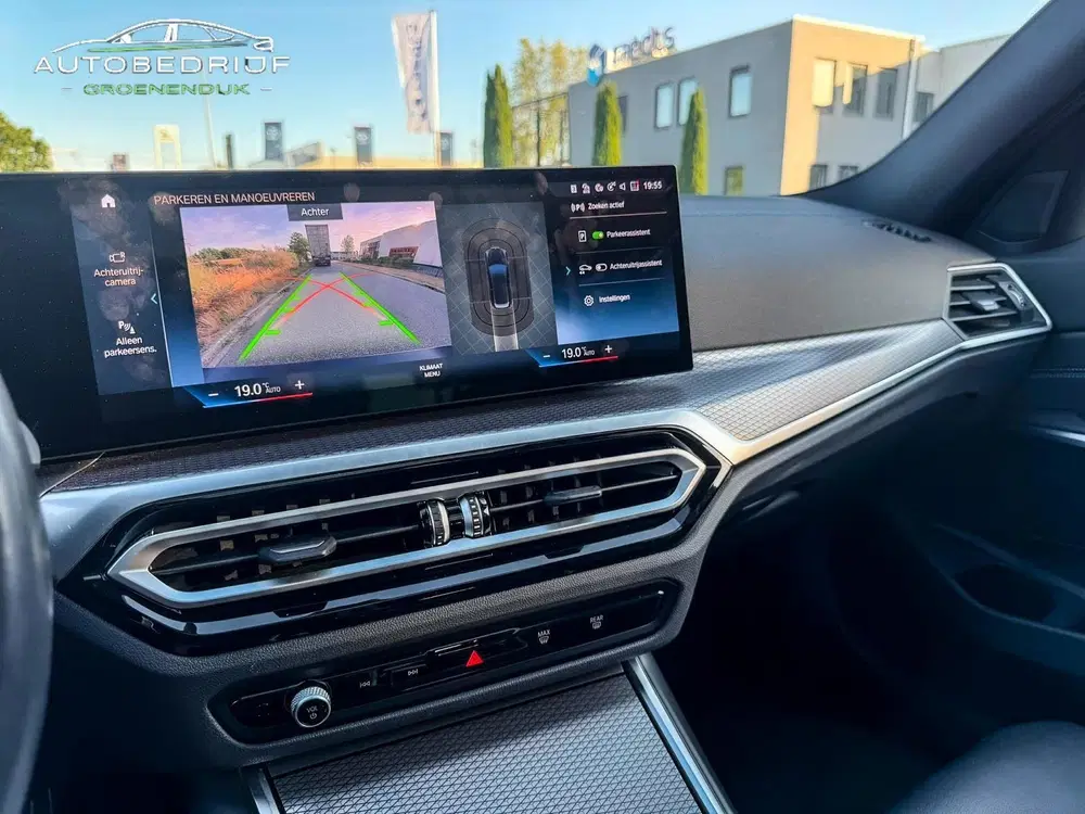 BMW 3-serie 330e xDrive SOH 100% M PERFORMANCE SEATS uit 2023, foto 20