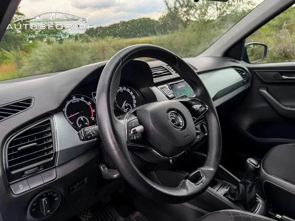 Skoda Fabia 1.0 TSI Ambition CARPLAY uit 2021, foto 10