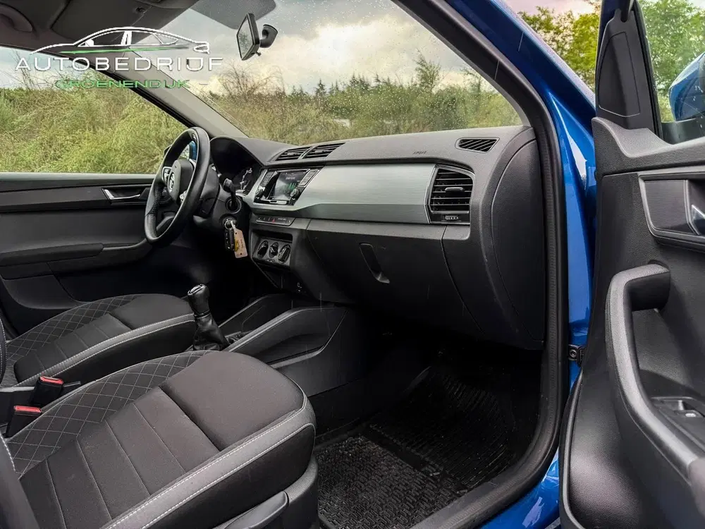 Skoda Fabia 1.0 TSI Ambition CARPLAY uit 2021, foto 17