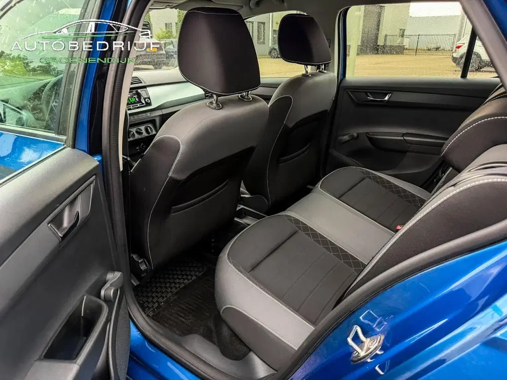 Skoda Fabia 1.0 TSI Ambition CARPLAY uit 2021, foto 19