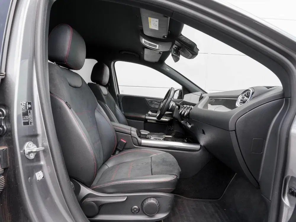 Mercedes-Benz B-Klasse 250 e AMG Business Solution uit 2020, foto 19