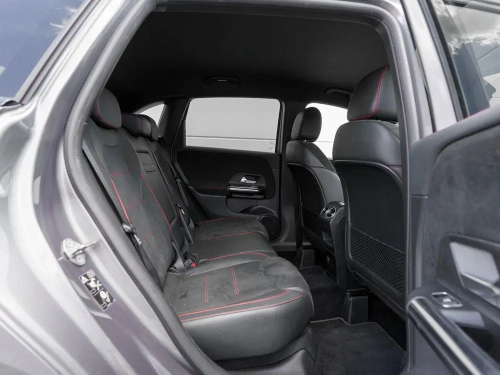 Mercedes-Benz B-Klasse 250 e AMG Business Solution uit 2020, foto 20
