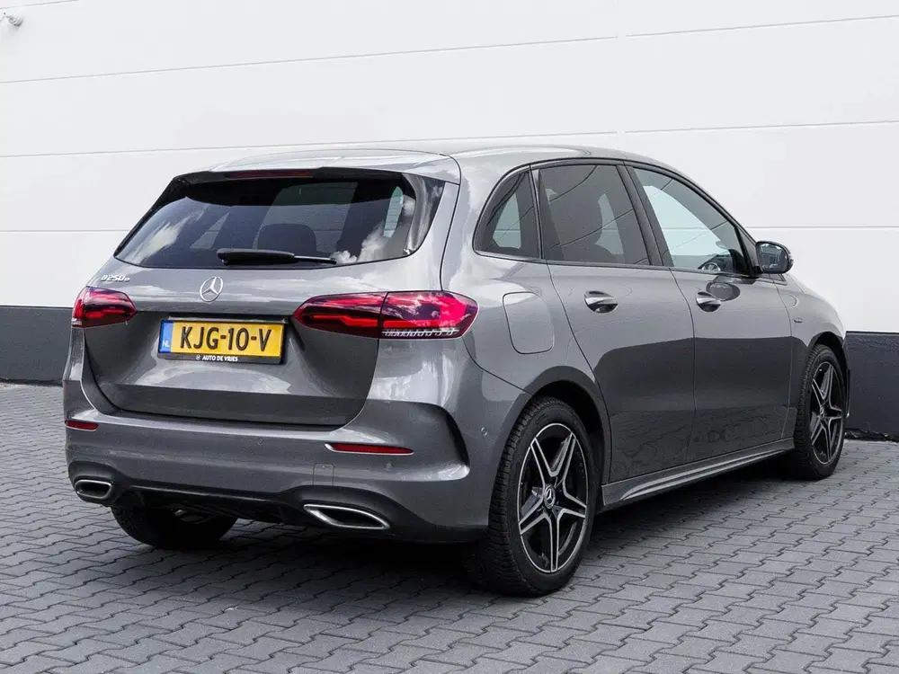 Mercedes-Benz B-Klasse 250 e AMG Business Solution uit 2020, foto 3