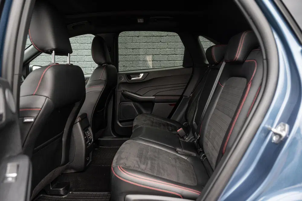 Ford Kuga 2.5 PHEV ST-Line X PANO TREKHAAK ADAPTIVE uit 2022, foto 15