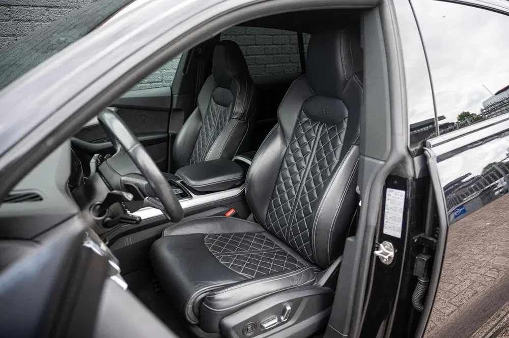 Audi Q8 55 TFSI e quattro S-Line B&O 23INCH RS SEA uit 2021, foto 4