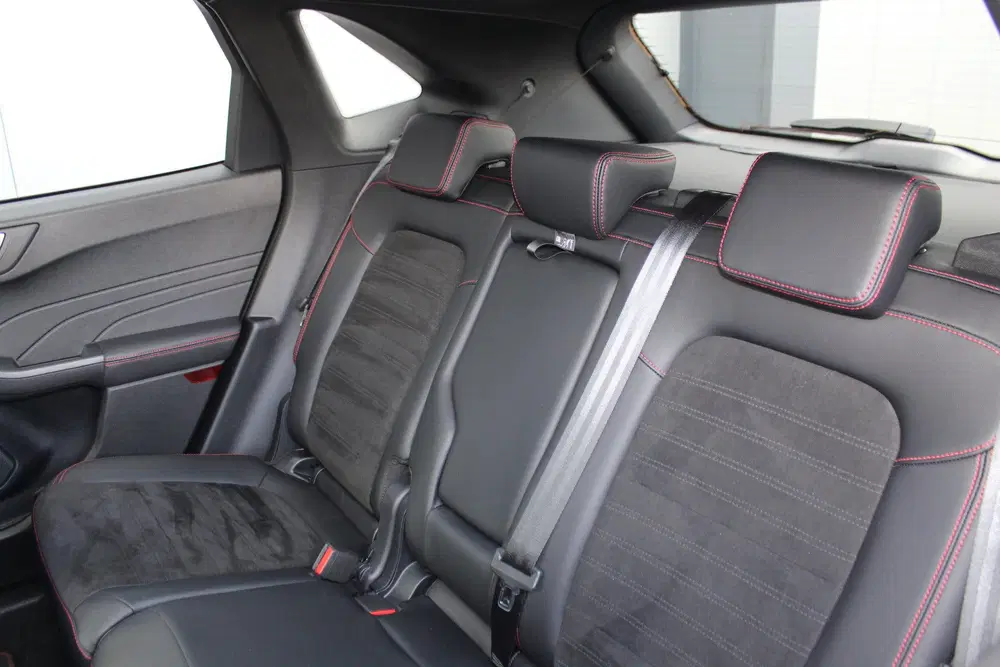 Ford Kuga 2.5-225pk Plug-in Hybrid ST-Line X. Hybrid uit 2023, foto 20