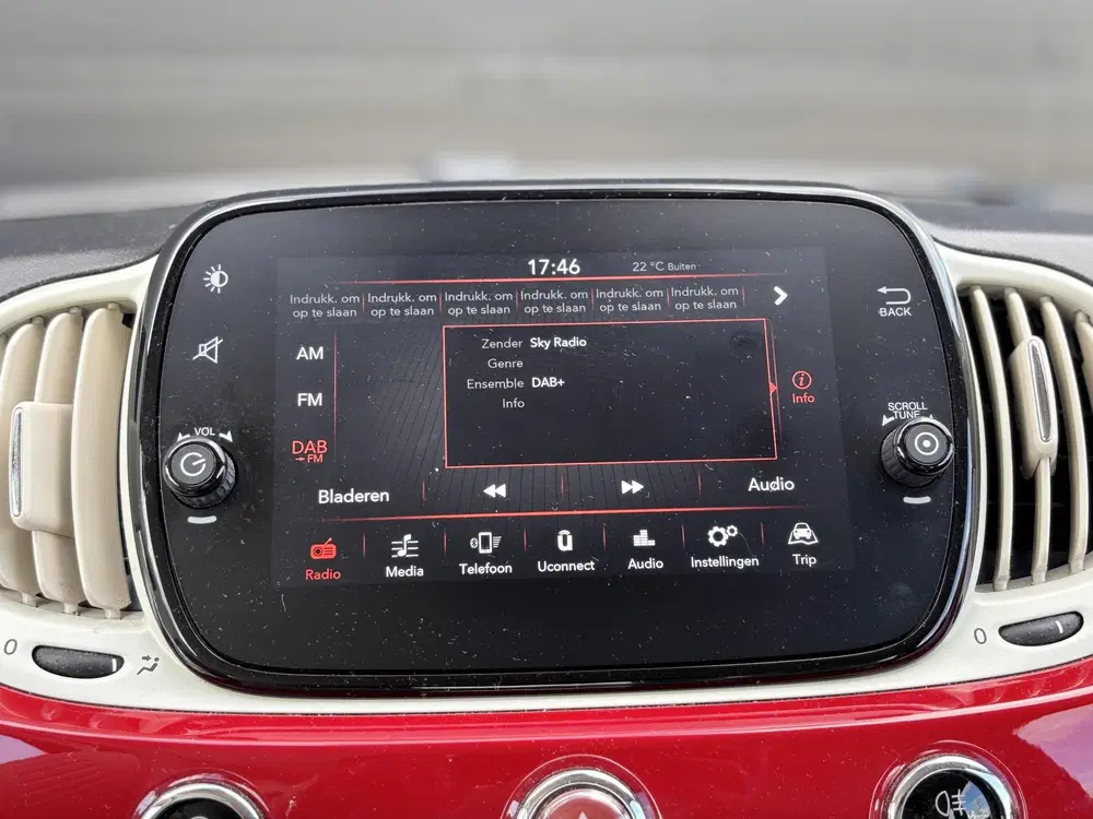 Fiat 500C 1.0 Hybrid Lounge uit 2020, foto 10
