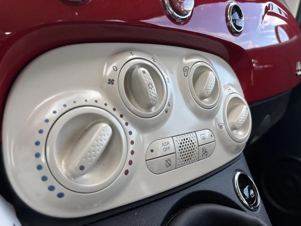Fiat 500C 1.0 Hybrid Lounge uit 2020, foto 12