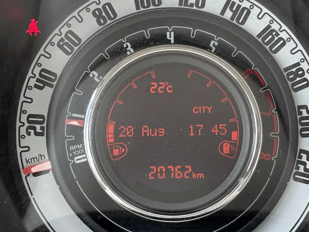 Fiat 500C 1.0 Hybrid Lounge uit 2020, foto 8