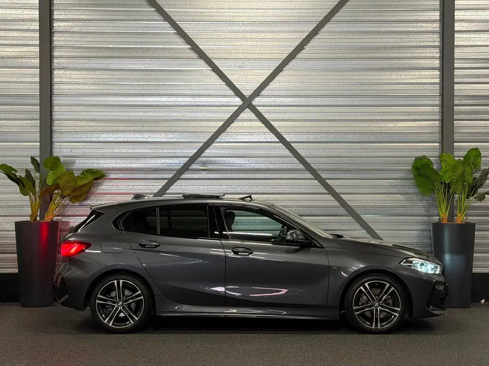 BMW 1-serie 118i M-Sport LED uit 2020, foto 5