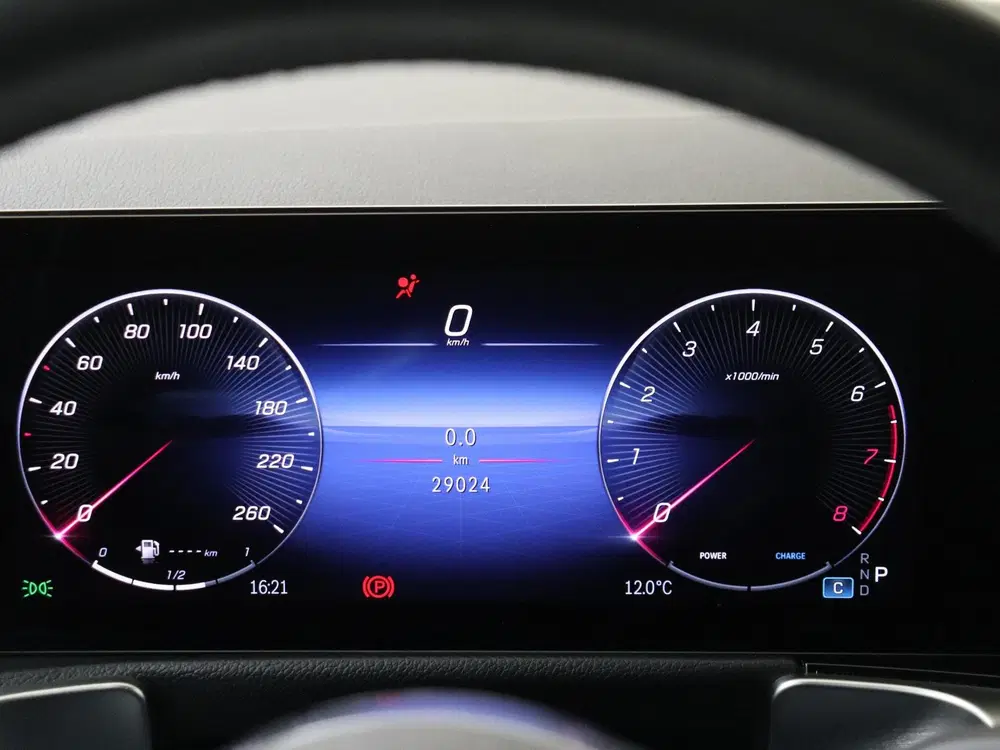 Mercedes-Benz GLB 180 Luxury Line uit 2024, foto 15